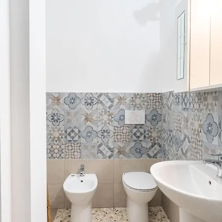 Station Classic By Wonderful Italy * Bari